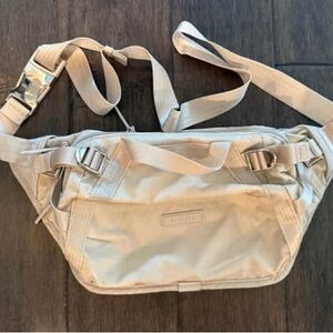 Athleta Excursion Belt Bag
